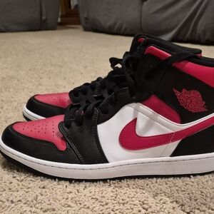 Jordan 1 Mid
